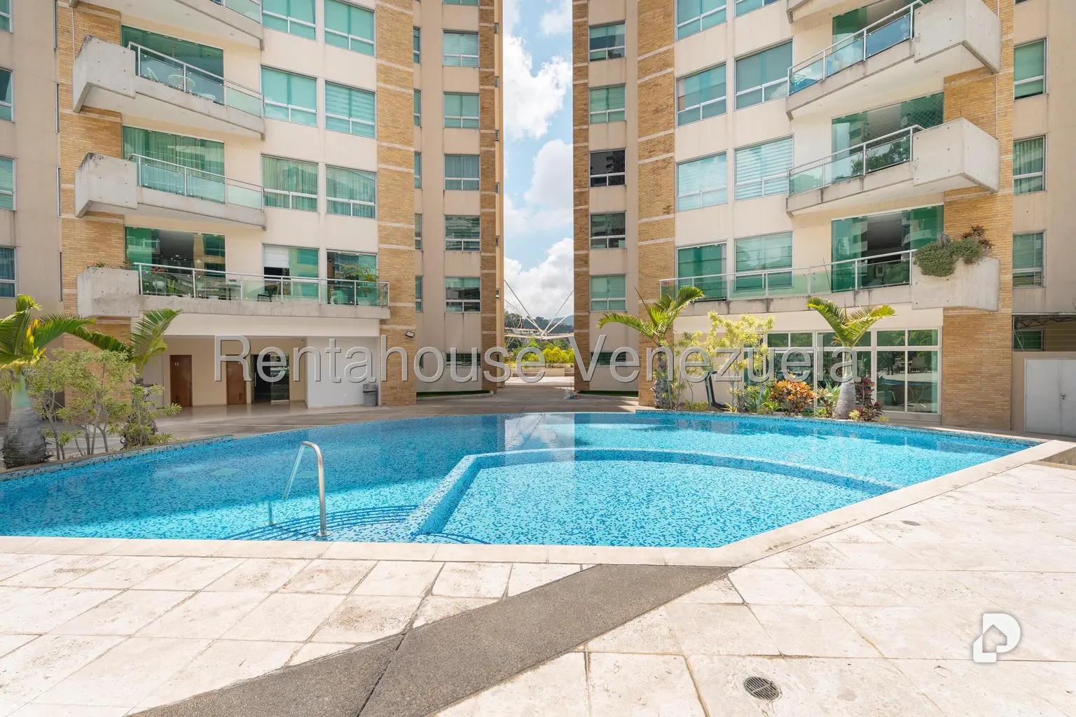 Apartamento en Las Mesetas de Santa Rosa de Lima, Caracas – 23