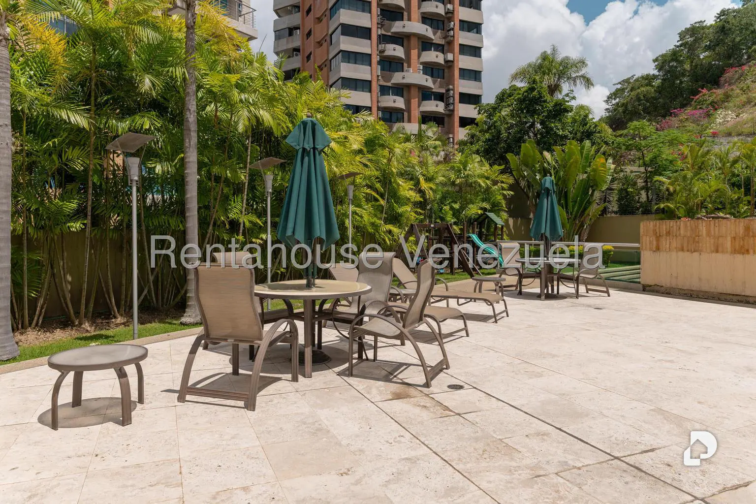 Apartamento en Las Mesetas de Santa Rosa de Lima, Caracas – 22