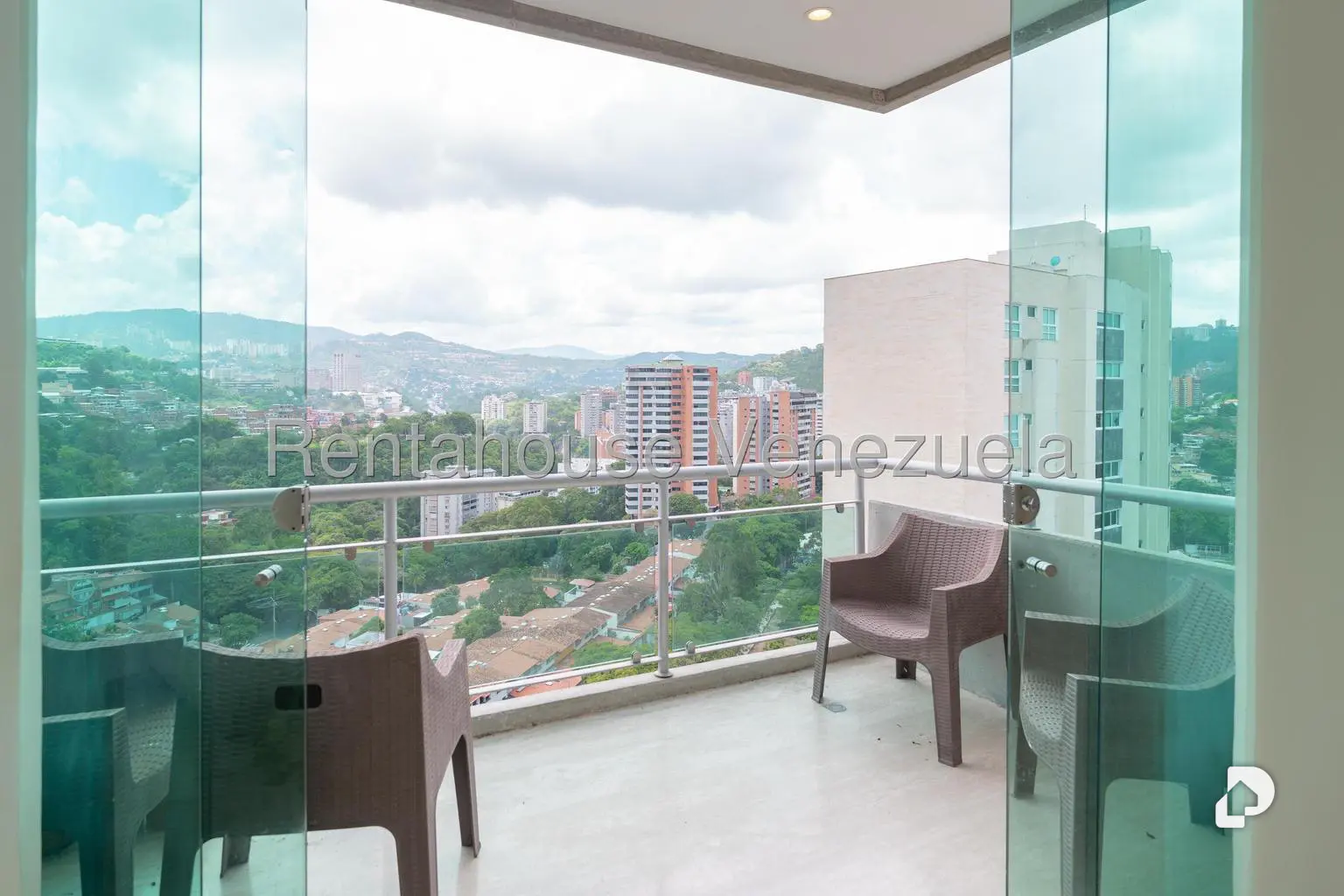 Apartamento en Las Mesetas de Santa Rosa de Lima, Caracas – 6