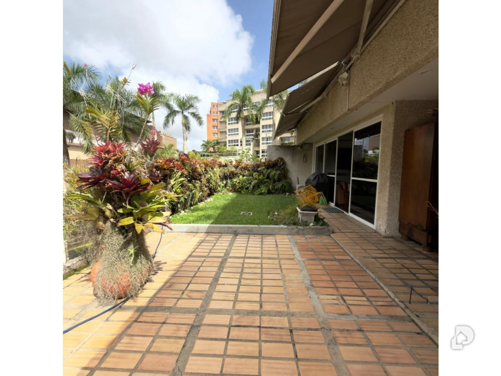 Apartment in La Lagunita, Caracas – 1