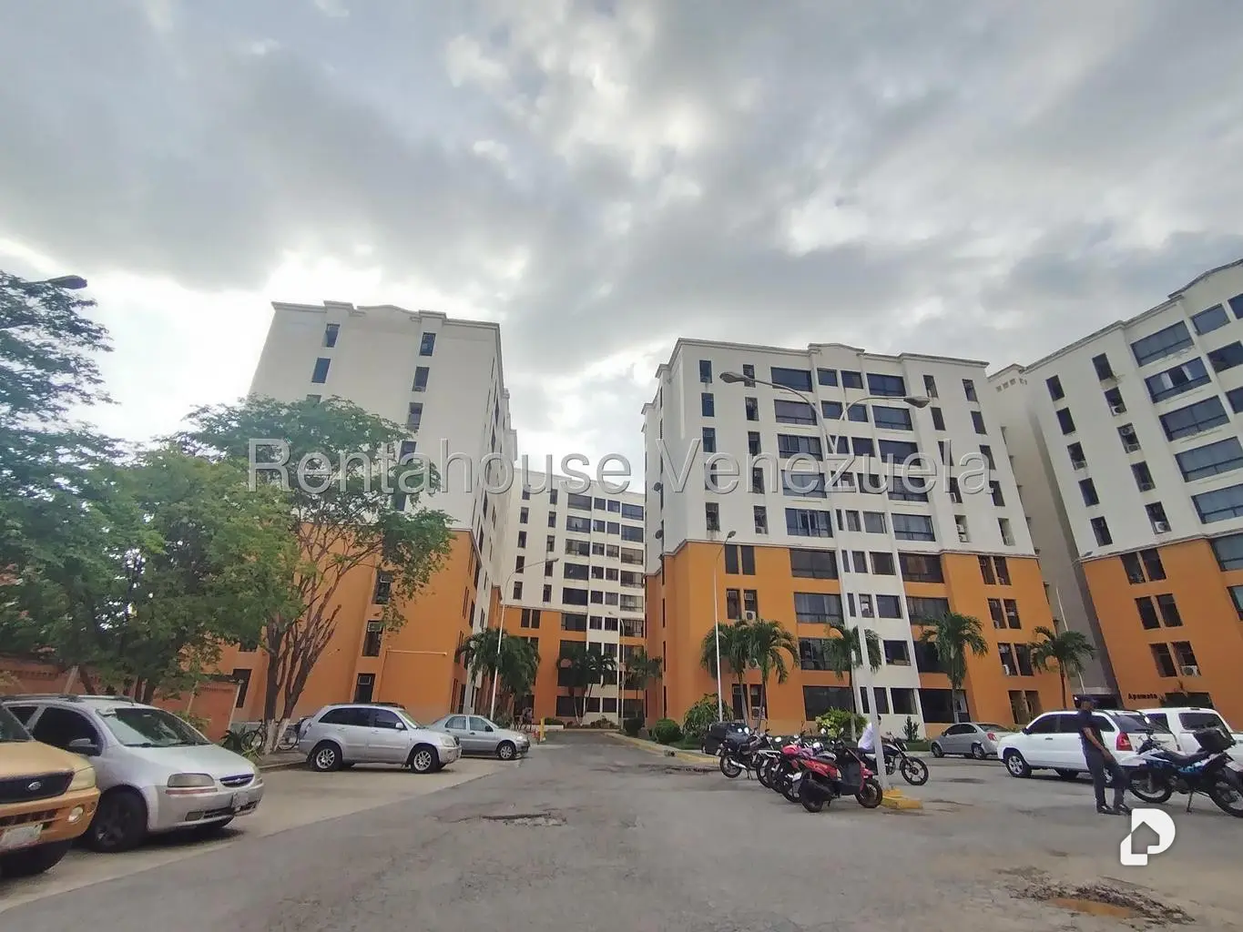 Apartamento en Urbanización Fundación Mendoza, Maracay – 28
