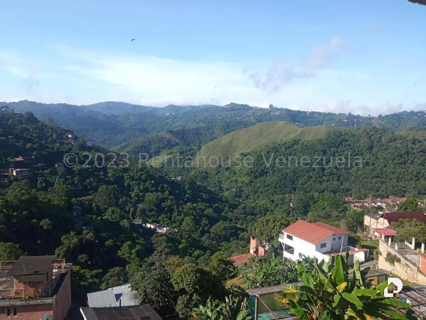 Casa en Oripoto, Caracas – 30