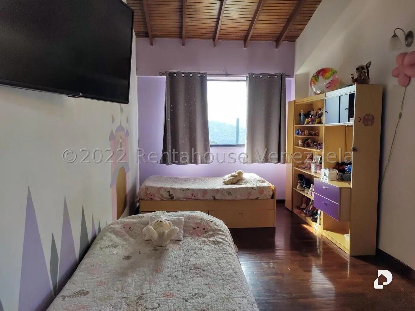 Casa en Oripoto, Caracas – 15