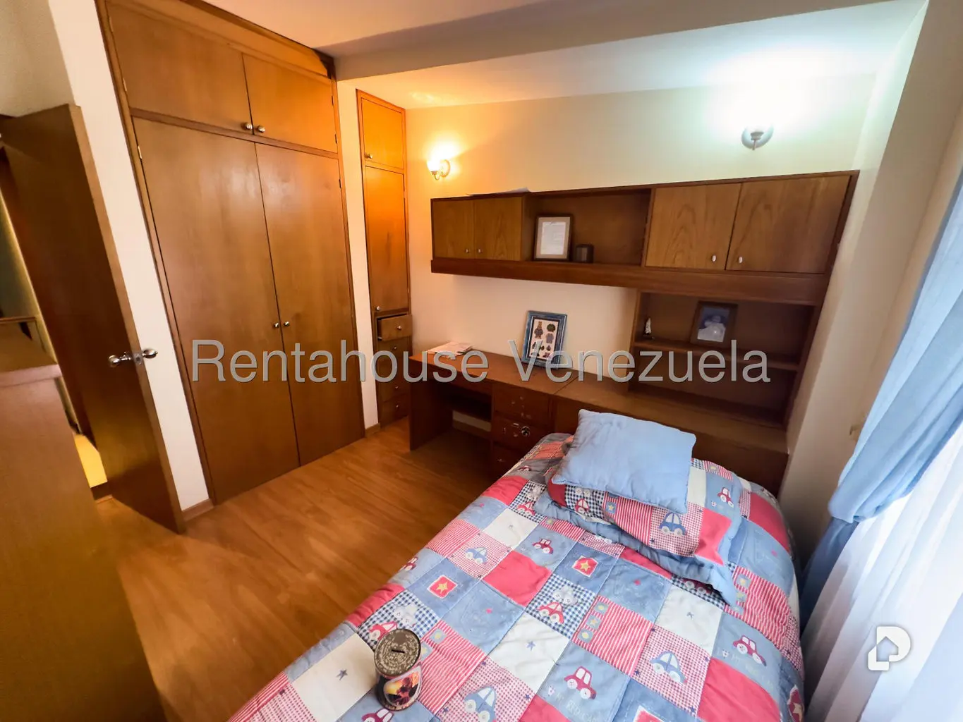 Casa en Santa Rosa de Lima, Caracas – 19