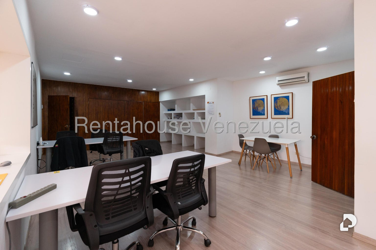 Office in Altamira, Caracas – 26