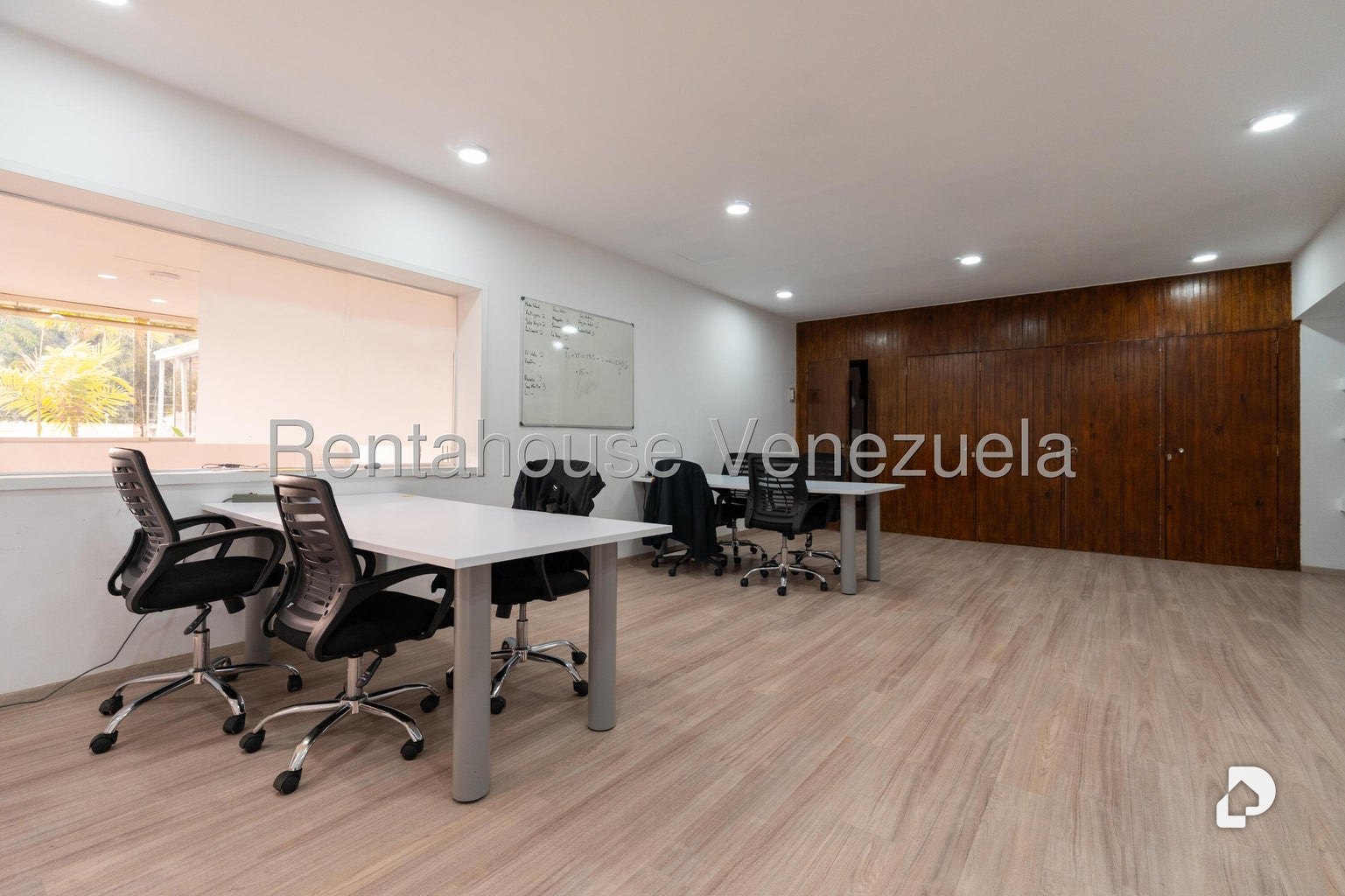 Office in Altamira, Caracas – 28