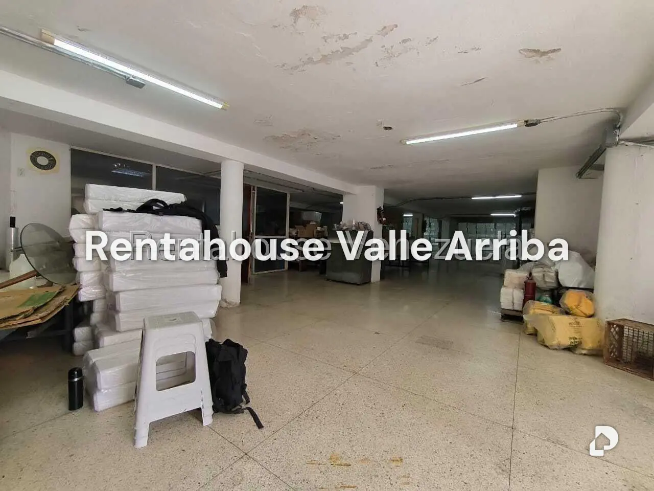 Local comercial en Los Chaguaramos, Caracas – 17