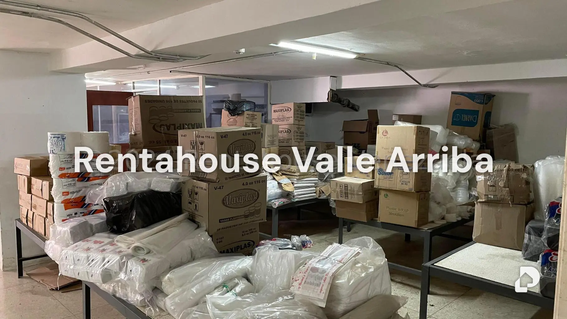 Local comercial en Los Chaguaramos, Caracas – 12