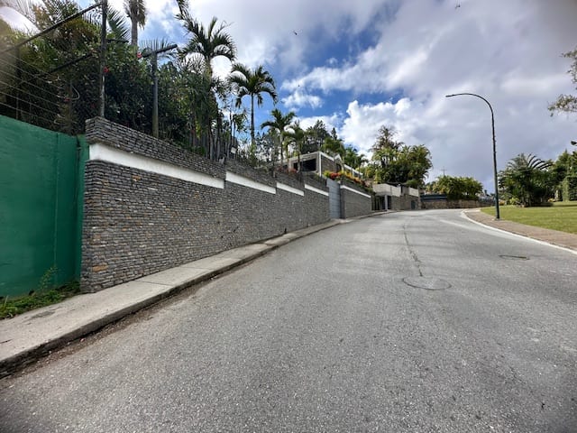 Casa en La Lagunita, Caracas - 1