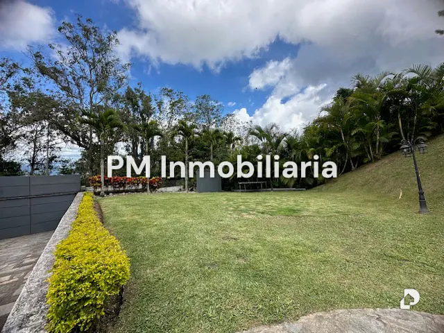 Casa en La Lagunita, Caracas – 24