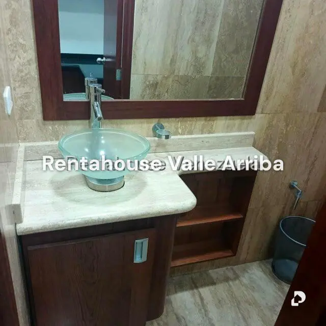 Oficina en Los Palos Grandes, Caracas – 20