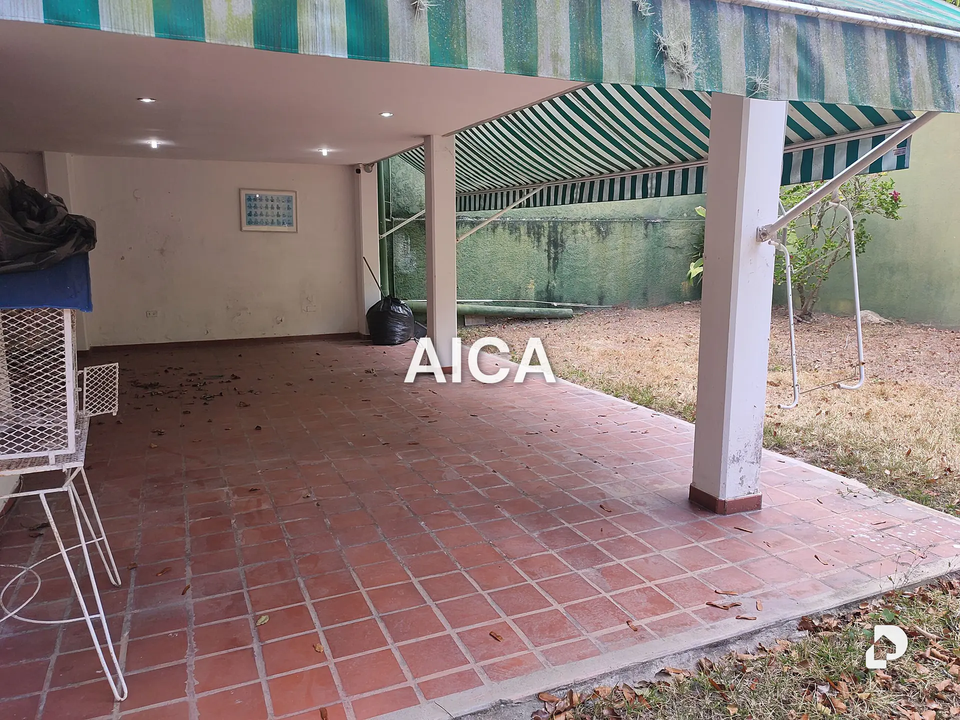 House in Colinas de Bello Monte, Caracas – 36