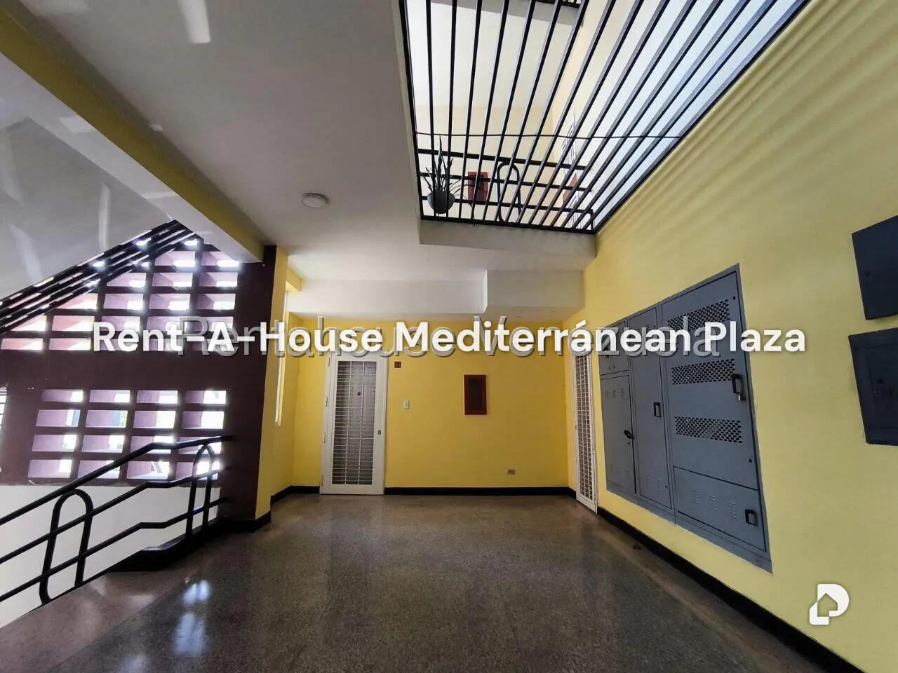 Apartment in Guaparo, Valencia – 1