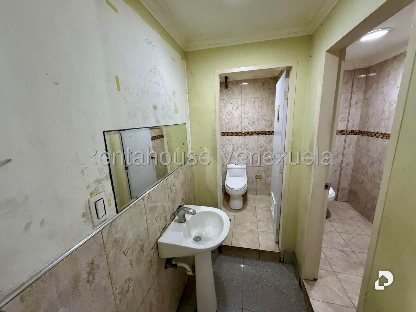 Local comercial en Los Rosales, Caracas – 11