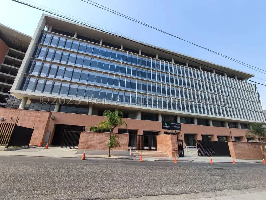 Office in Boleíta Norte, Caracas - 1