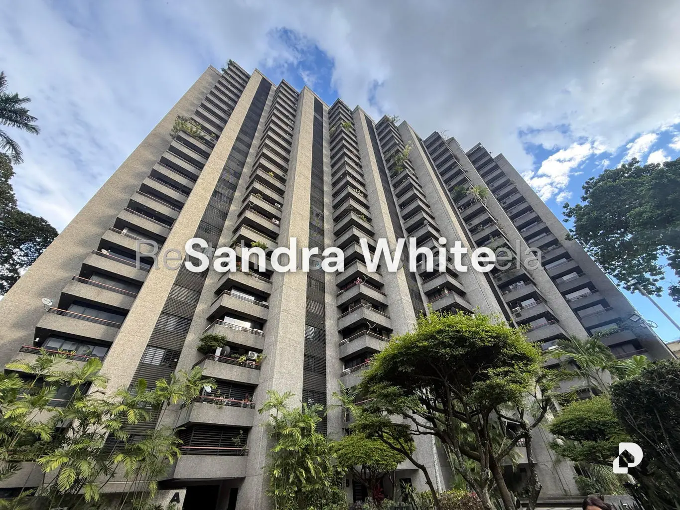 Apartment in El Bosque. 27-7012, Caracas – 2