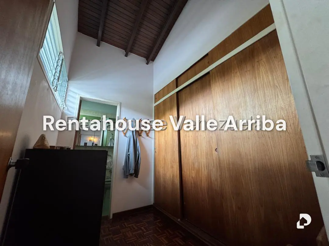 Casa en Alto Prado, Caracas – 25
