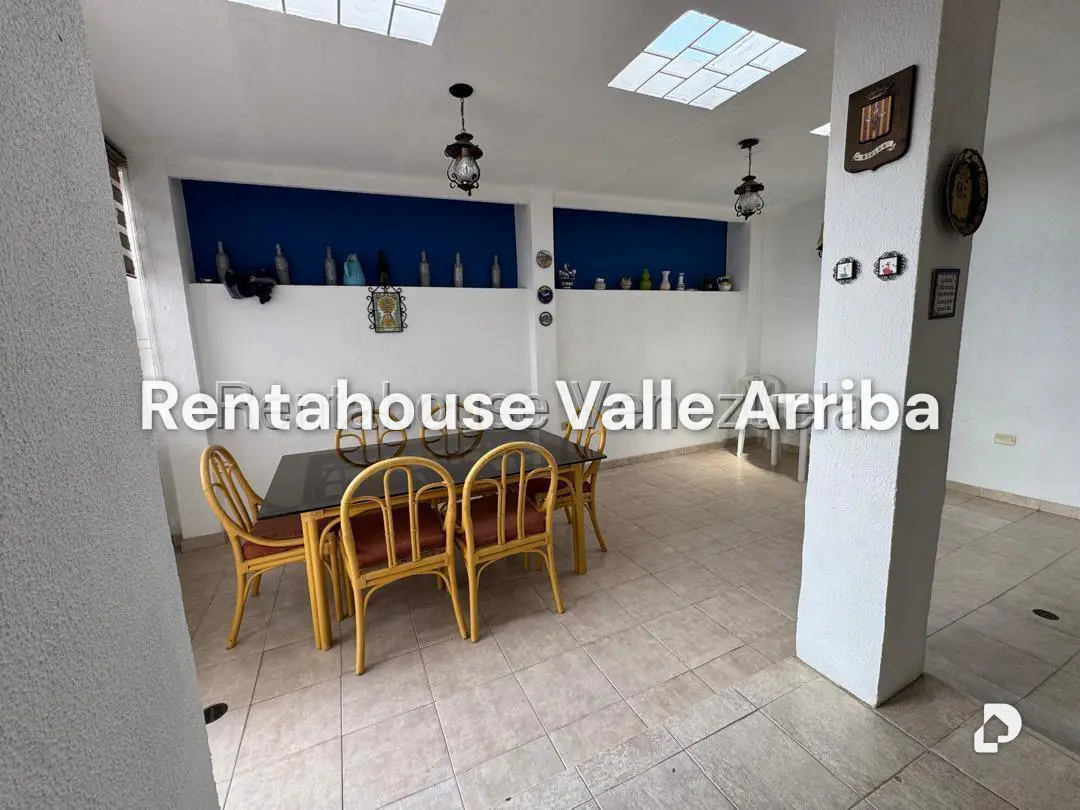 Casa en Alto Prado, Caracas – 12