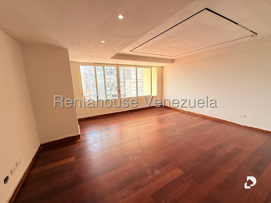 Apartamento en Las Mercedes, Caracas – 13