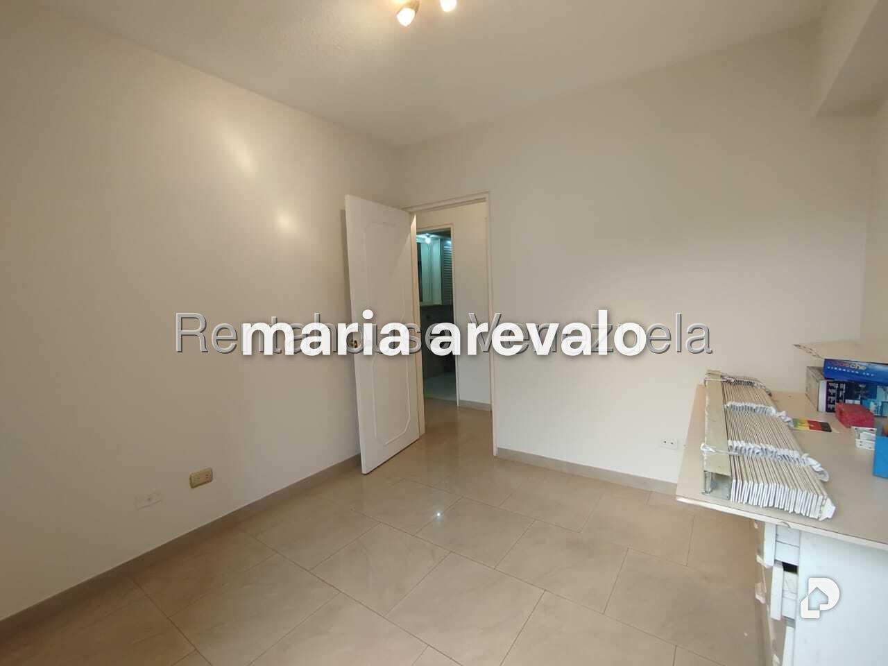 Apartamento en Las Esmeraldas, Caracas – 24