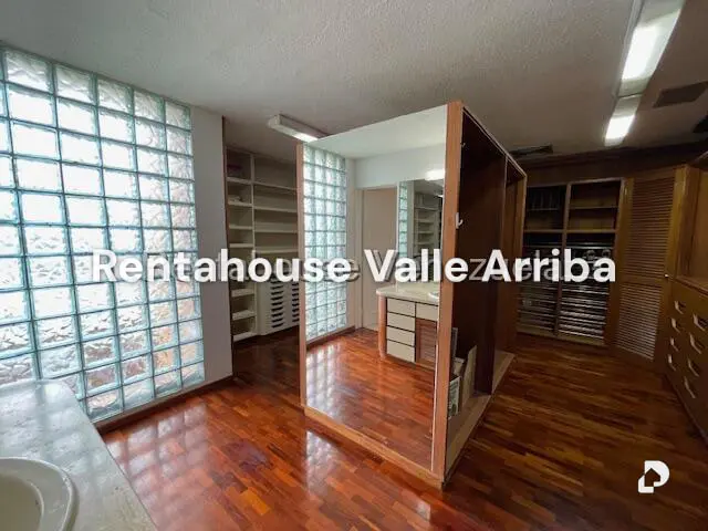 Casa en Prados del Este, Caracas – 23