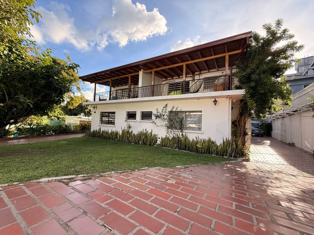 Casa en Altamira, Caracas - 1