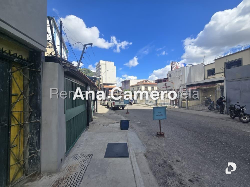 Local comercial en Bello Monte, Caracas – 19