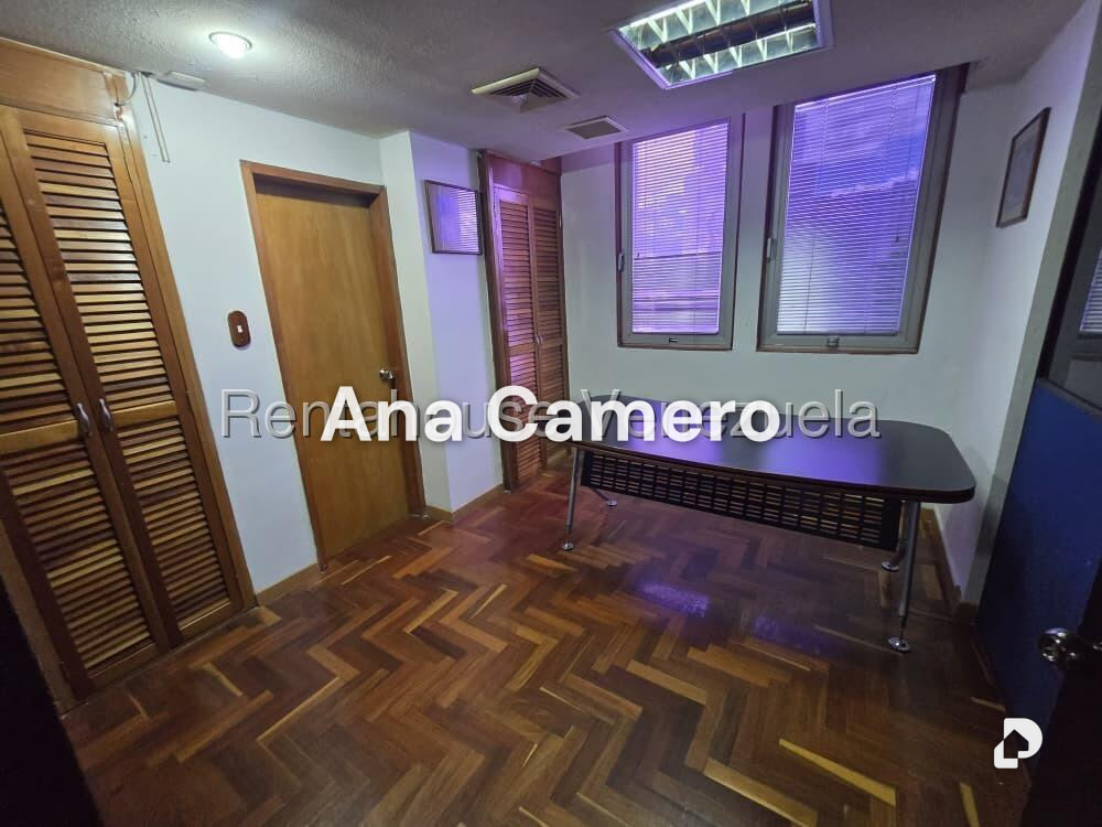 Local comercial en Bello Monte, Caracas – 4
