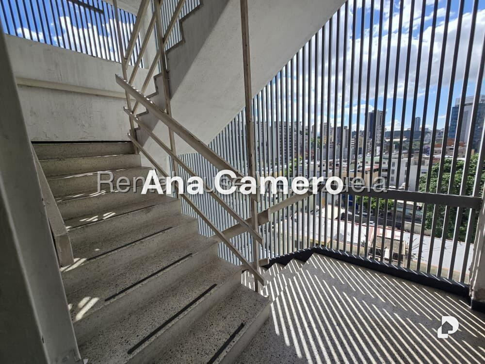 Local comercial en Bello Monte, Caracas – 14