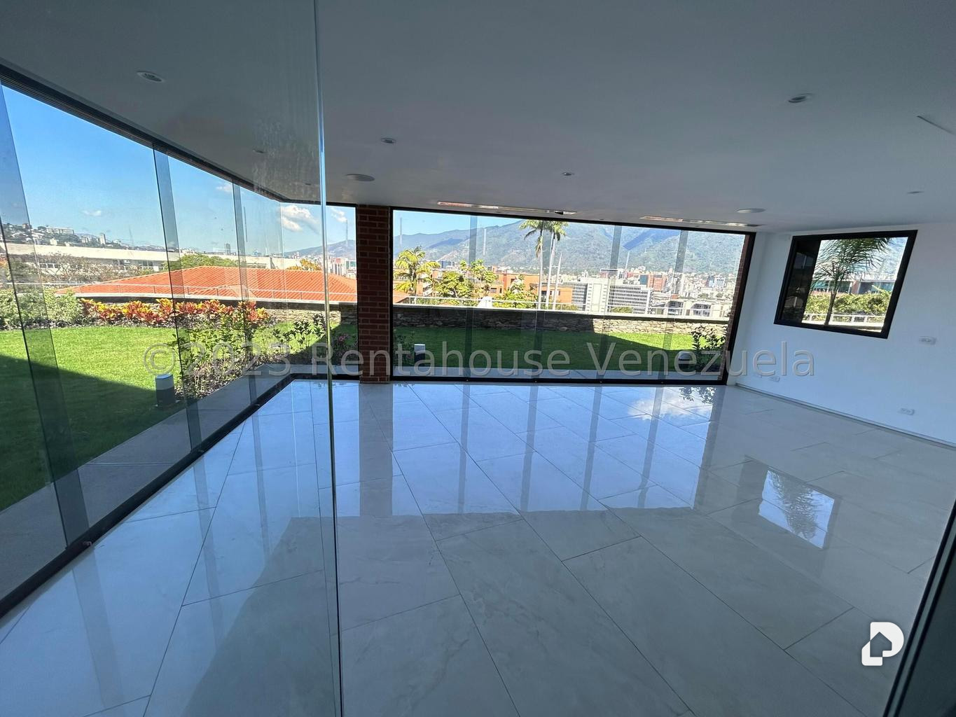 Casa en Lomas de Las Mercedes, Caracas – 19