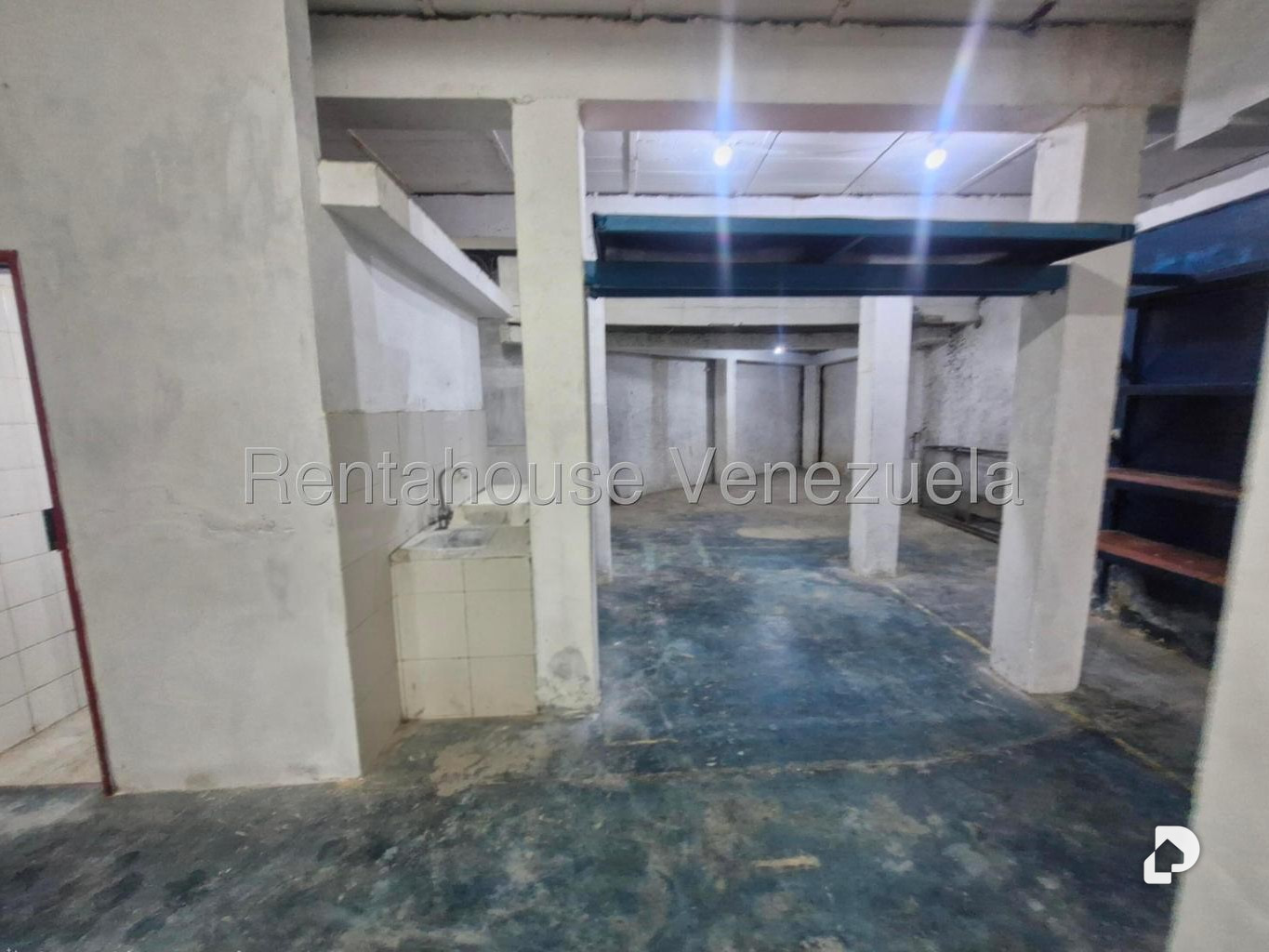 Commercial space in Maripérez, Caracas – 9