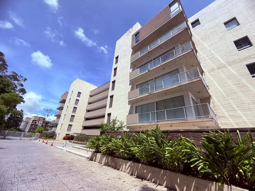 Apartment in La Boyera, Caracas - 1