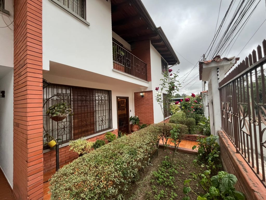 Casa en Macarena Sur, Altos Mirandinos - 1