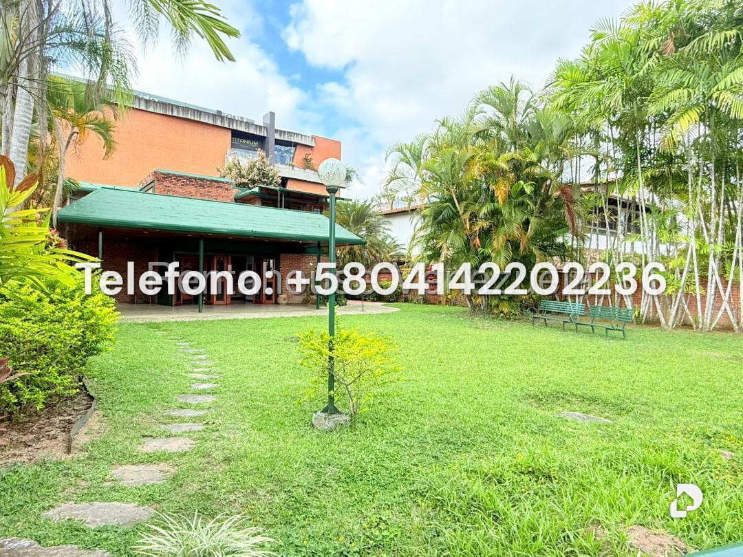 Casa en Lomas de La Lagunita, Caracas – 31