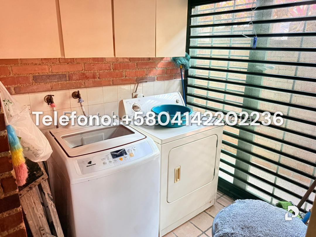 Casa en Lomas de La Lagunita, Caracas – 26