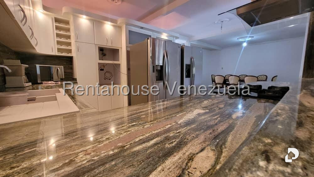 Casa en Lomas de Monte Claro, Caracas – 13