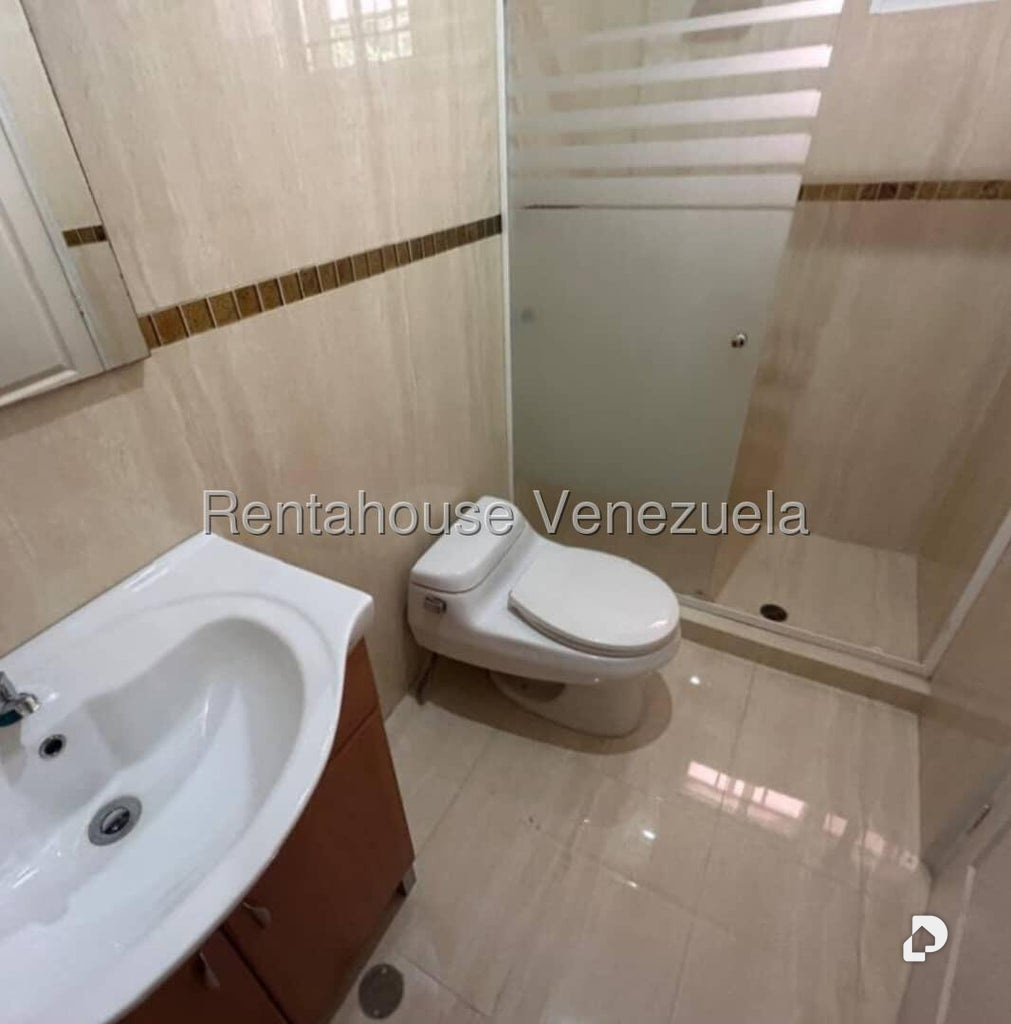 Casa en Lomas de Monte Claro, Caracas – 18