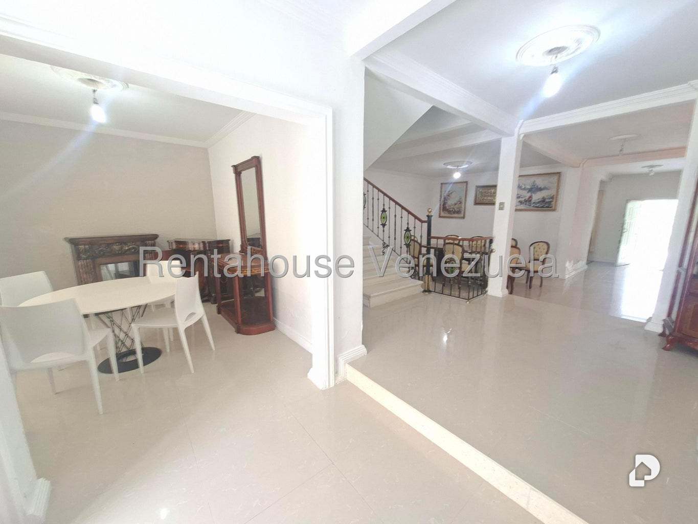 Casa en Lomas de Monte Claro, Caracas – 26