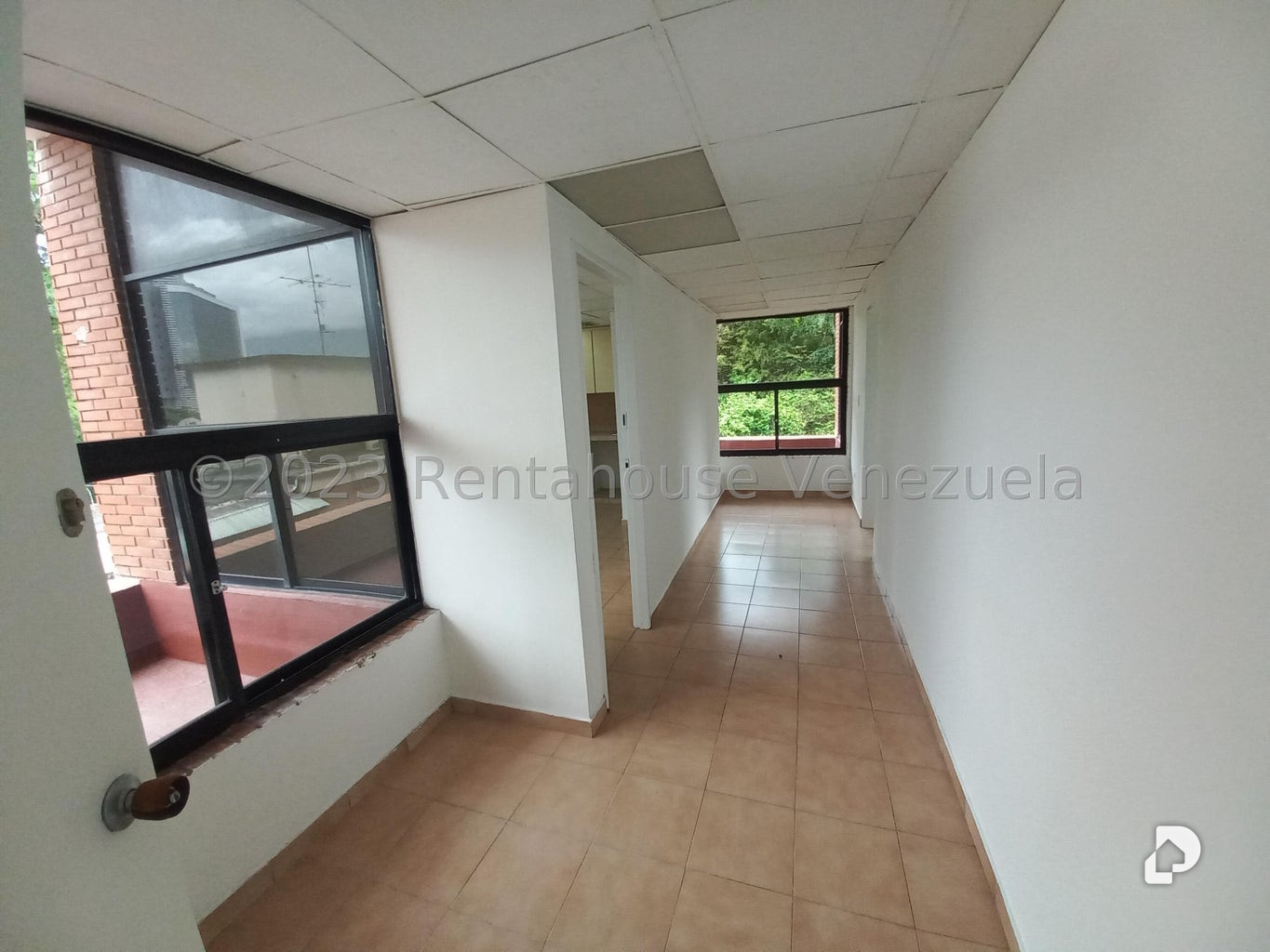 Oficina en Las Mercedes, Caracas – 27