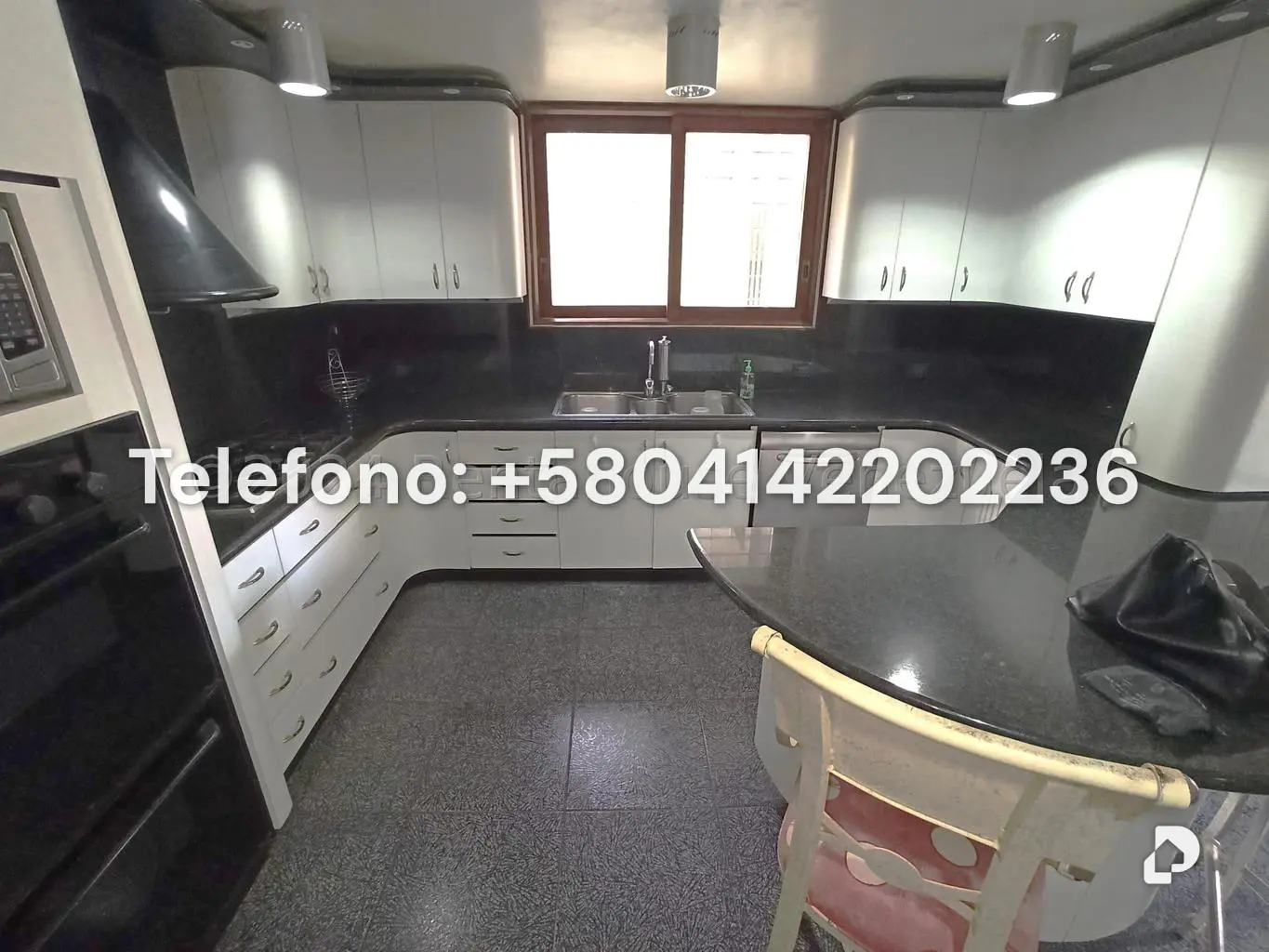 Casa en Oripoto, Caracas – 25
