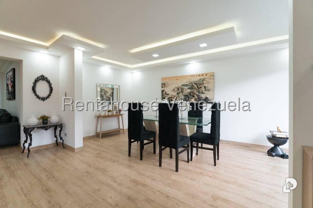 Casa en Colinas de Vista Alegre, Caracas – 17