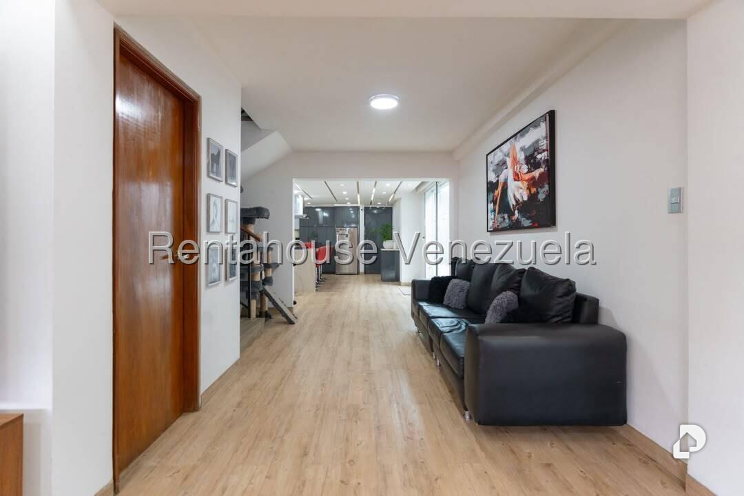 Casa en Colinas de Vista Alegre, Caracas – 18