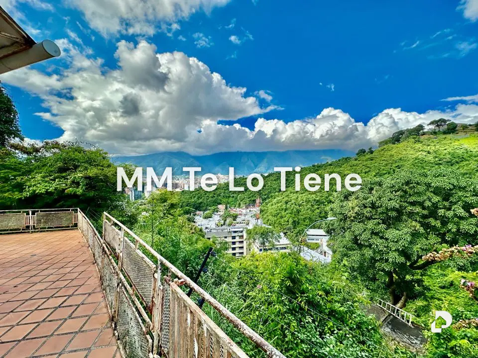House in San Román, Caracas – 26