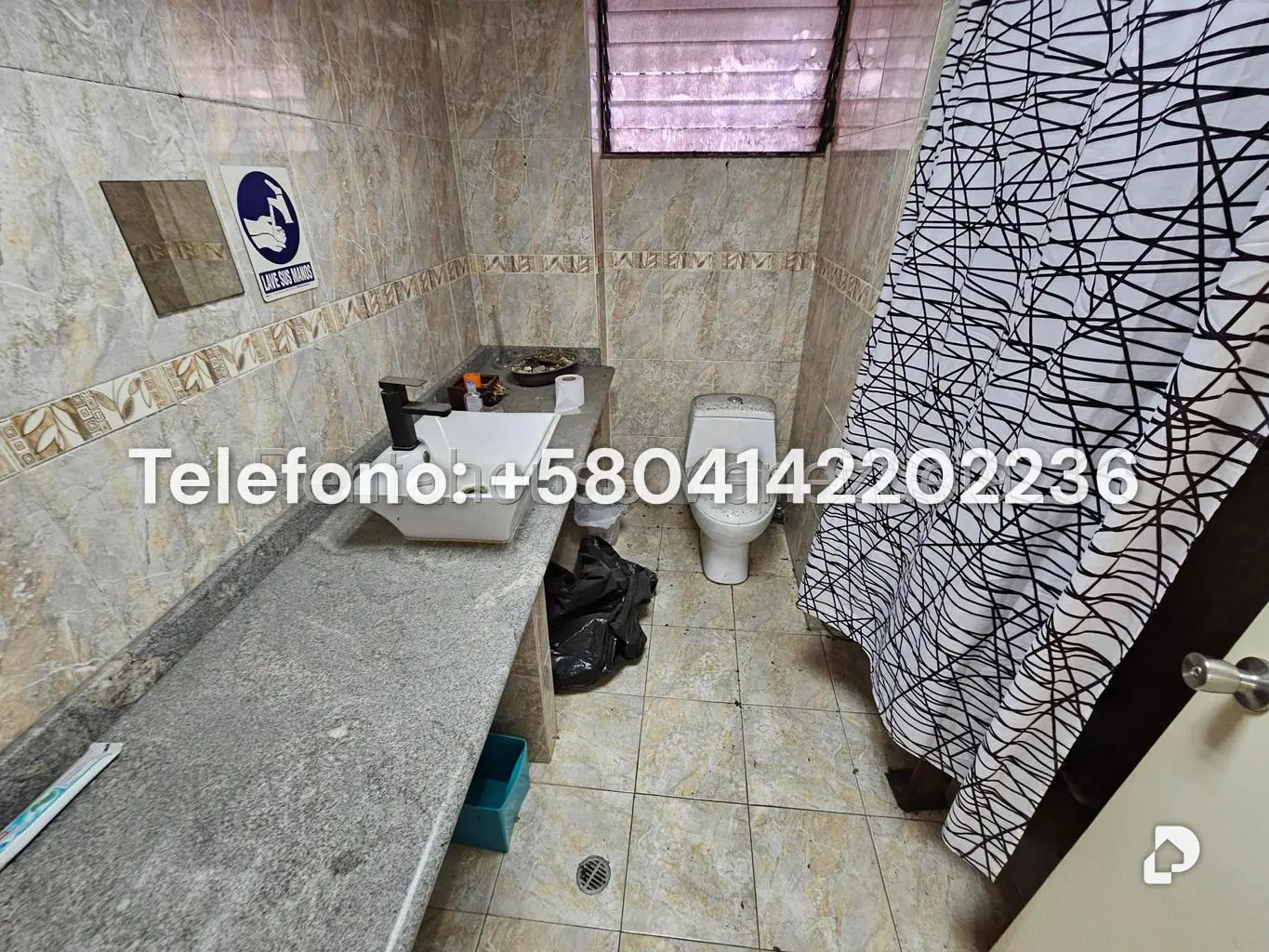Local comercial en La Urbina, Caracas – 17