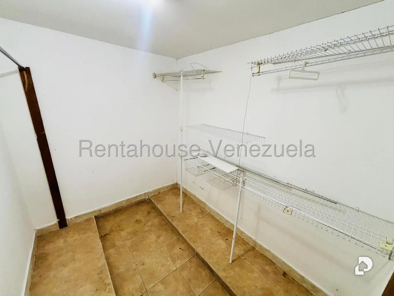 Casa en El Marqués, Caracas – 24