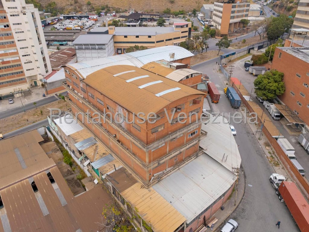 Building in La Yaguara, Caracas - 1