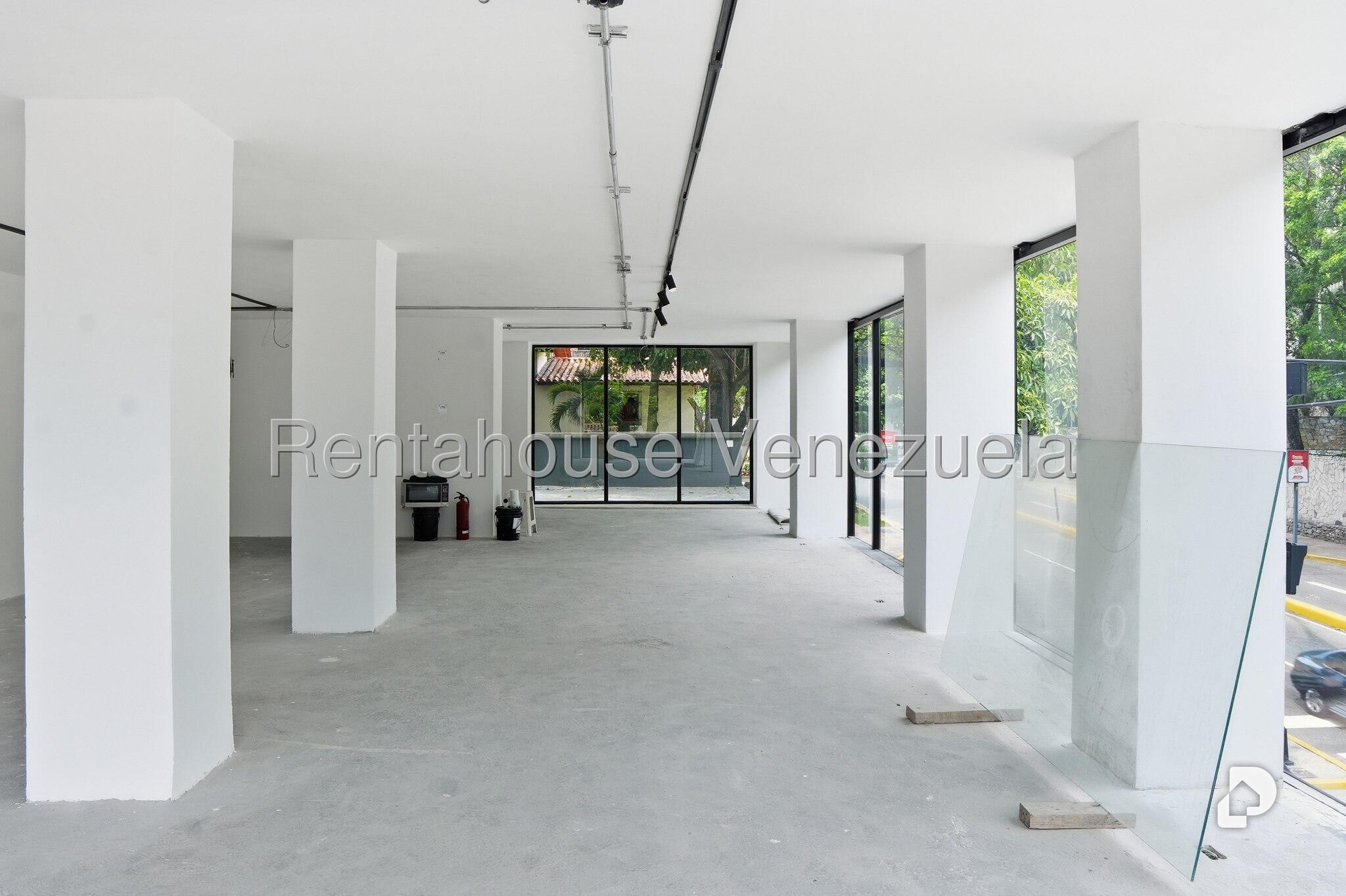 Local comercial en Chuao, Caracas – 16