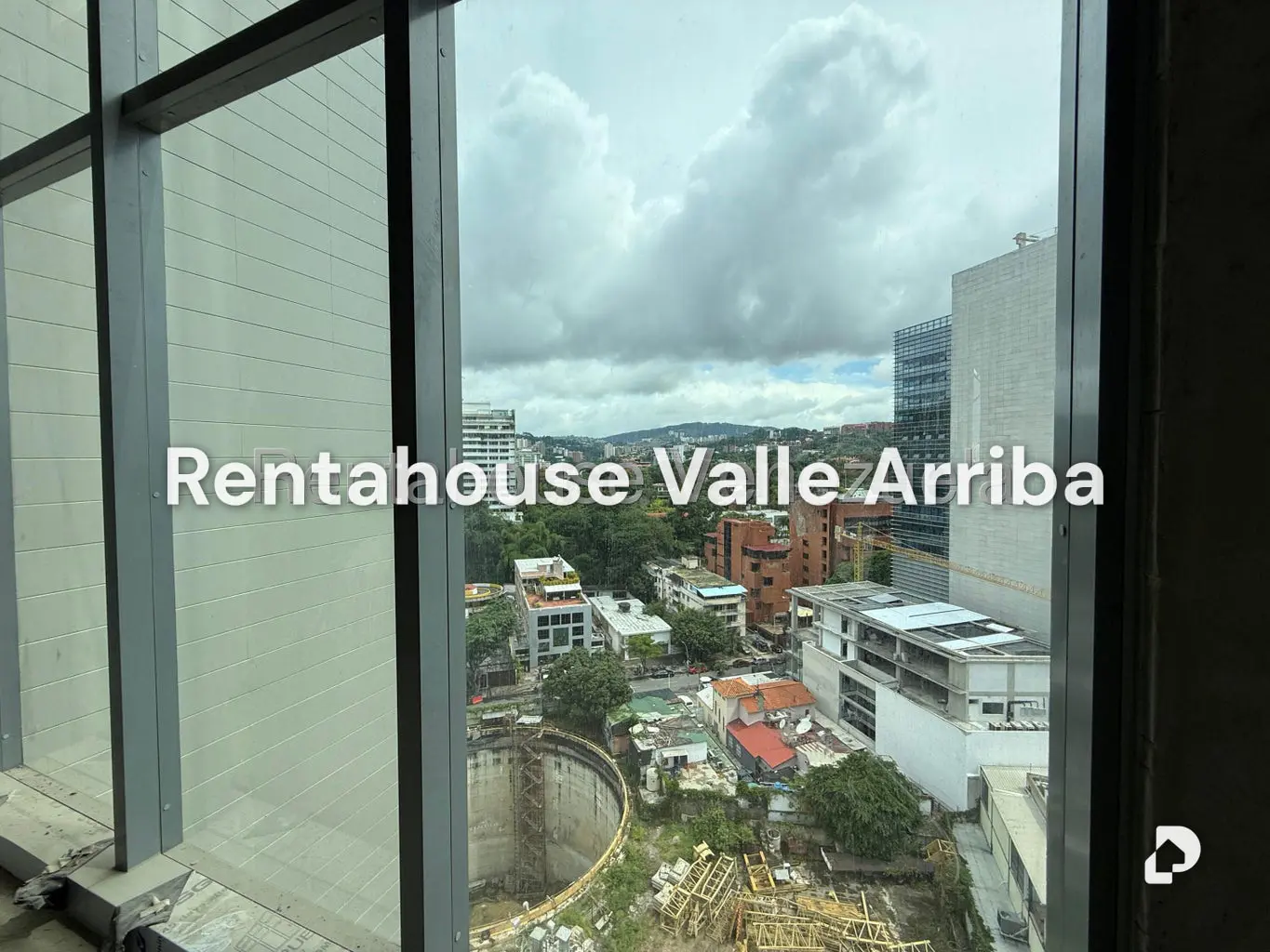 Oficina en Las Mercedes, Caracas – 11