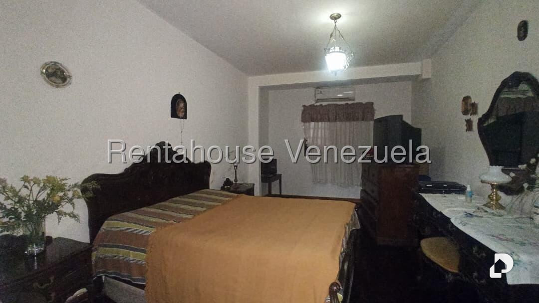 Casa en La Trinidad, Caracas – 23