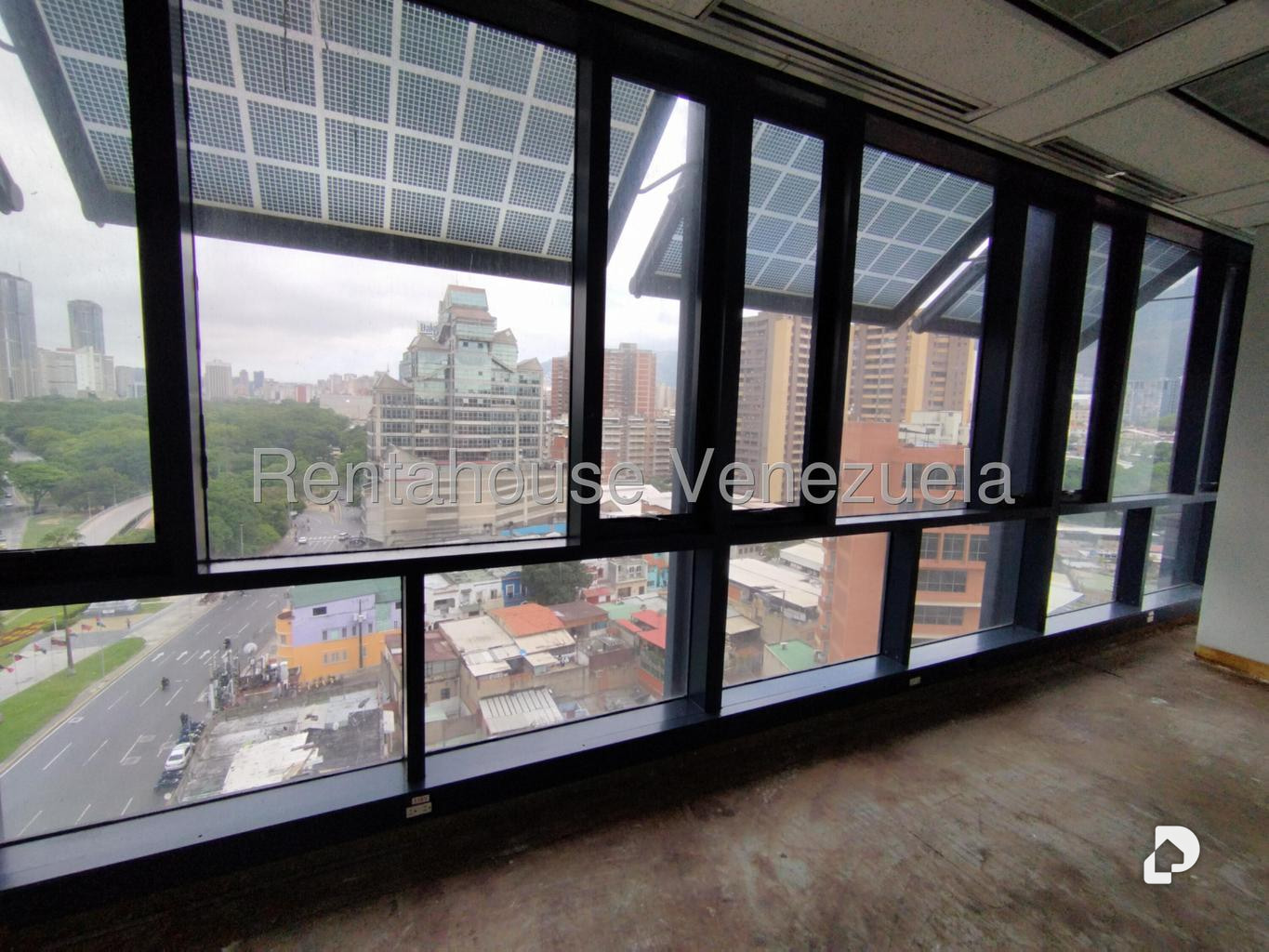Oficina en Plaza Venezuela, Caracas – 9